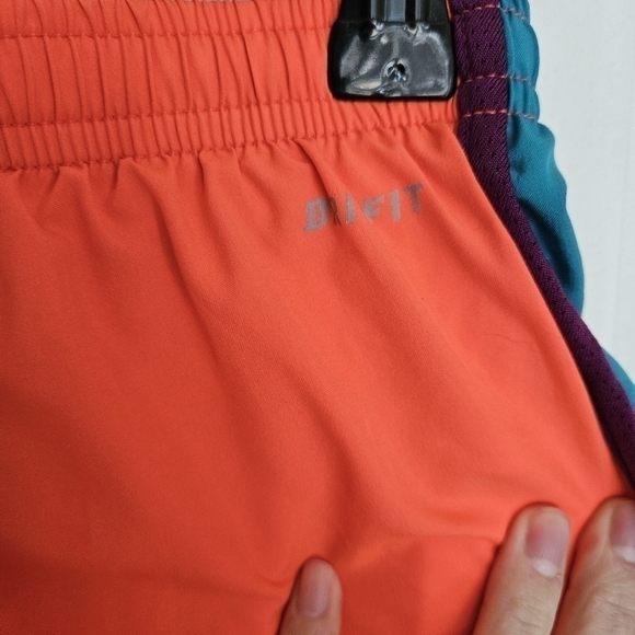 Nike dry tempo girls running shorts - Picture 6 of 7